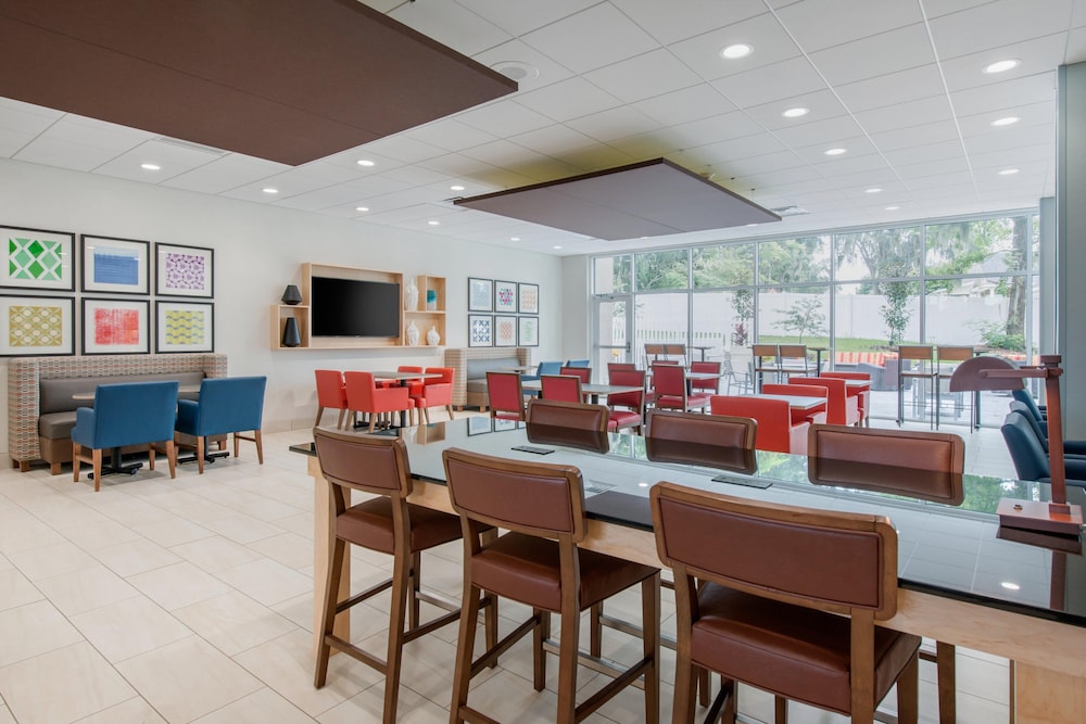 holiday inn express and suites alachua gainesville area