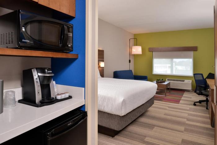 holiday inn express and suites alachua gainesville area