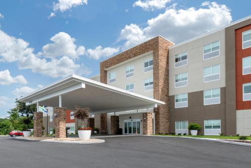 holiday inn express and suites alachua gainesville area