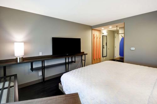 tru by hilton sterling heights detroit