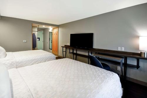 tru by hilton sterling heights detroit