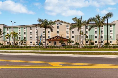 woodspring suites naples