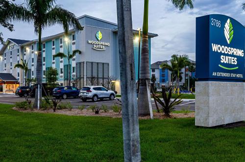 woodspring suites naples