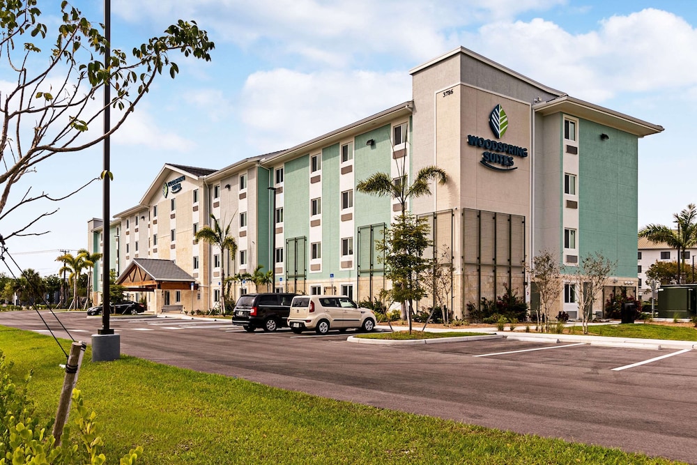 woodspring suites naples