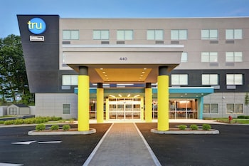 tru by hilton chicopee springfield