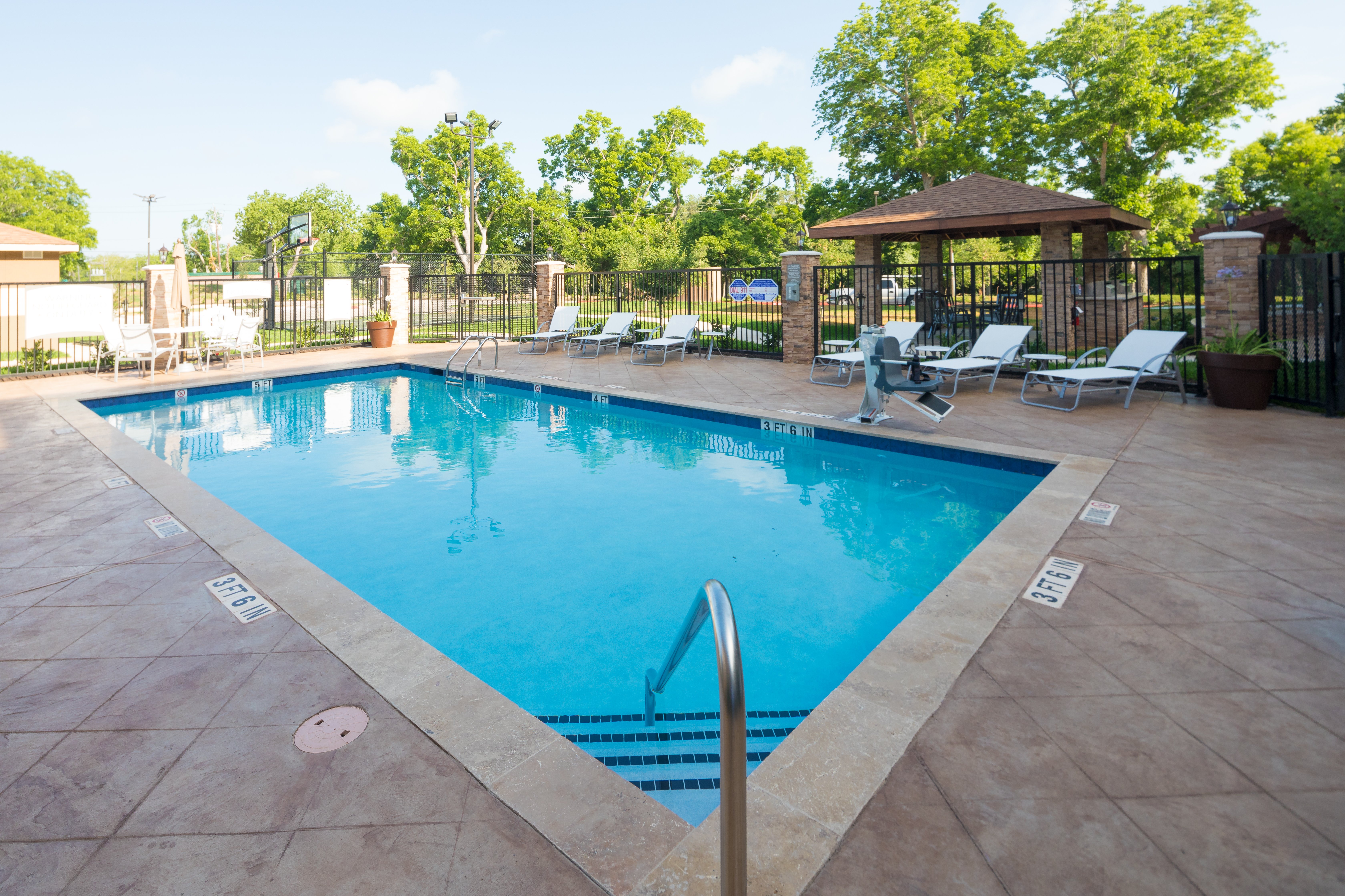 staybridge suites lake jackson by ihg