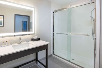 wingate by wyndham corpus christi