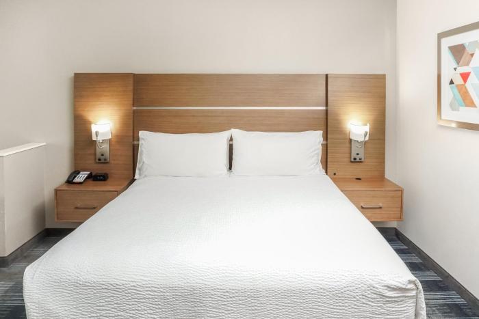 holiday inn express and suites houston westchase westheimer