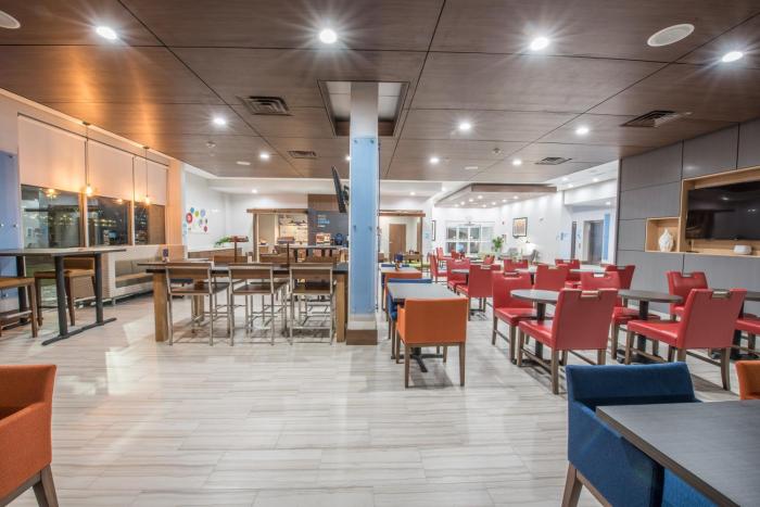 holiday inn express and suites houston westchase westheimer