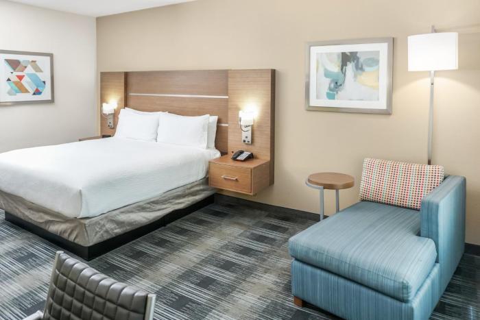 holiday inn express and suites houston westchase westheimer