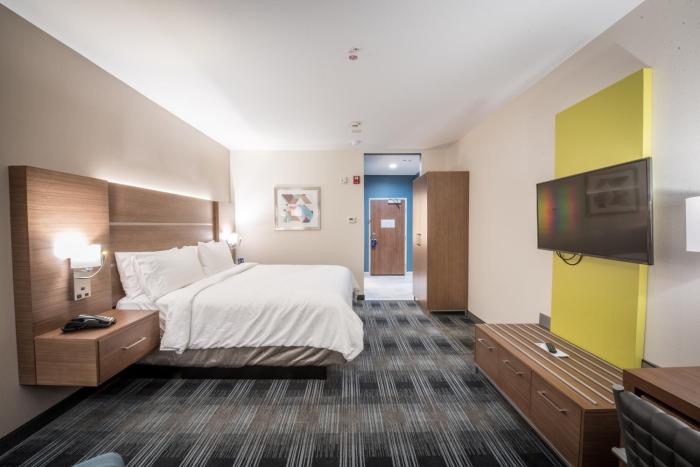 holiday inn express and suites houston westchase westheimer