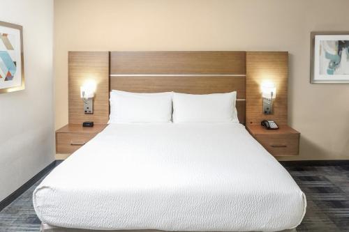 holiday inn express and suites houston westchase westheimer