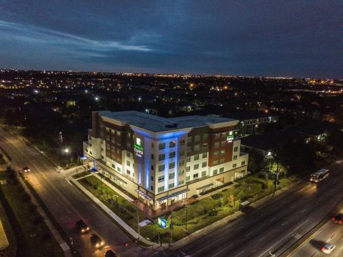 holiday inn express and suites houston westchase westheimer