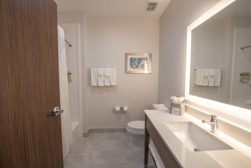 holiday inn express and suites houston westchase westheimer