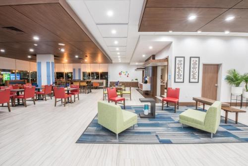 holiday inn express and suites houston westchase westheimer