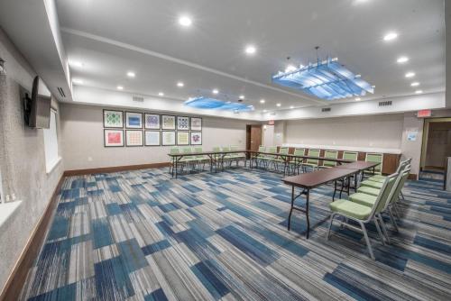 holiday inn express and suites houston westchase westheimer