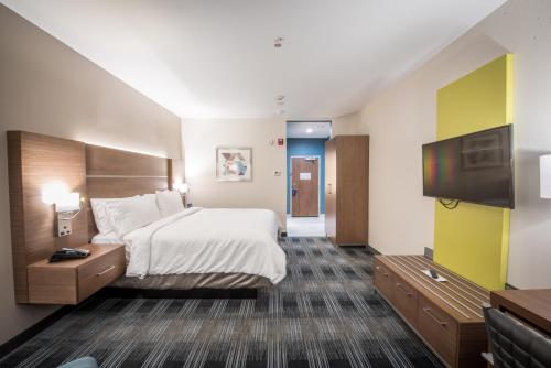 holiday inn express and suites houston westchase westheimer