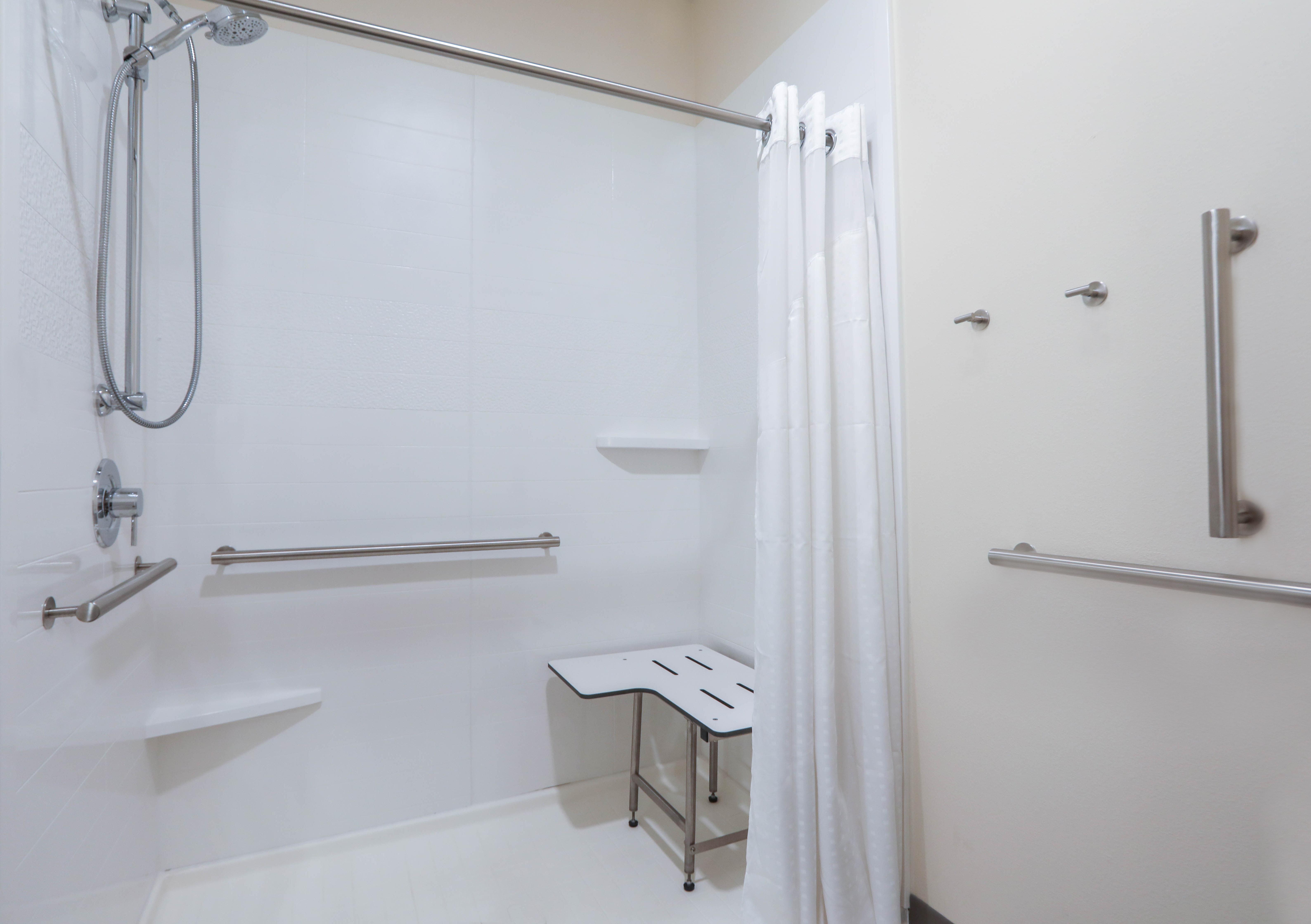 holiday inn and suites sioux falls airport by ihg