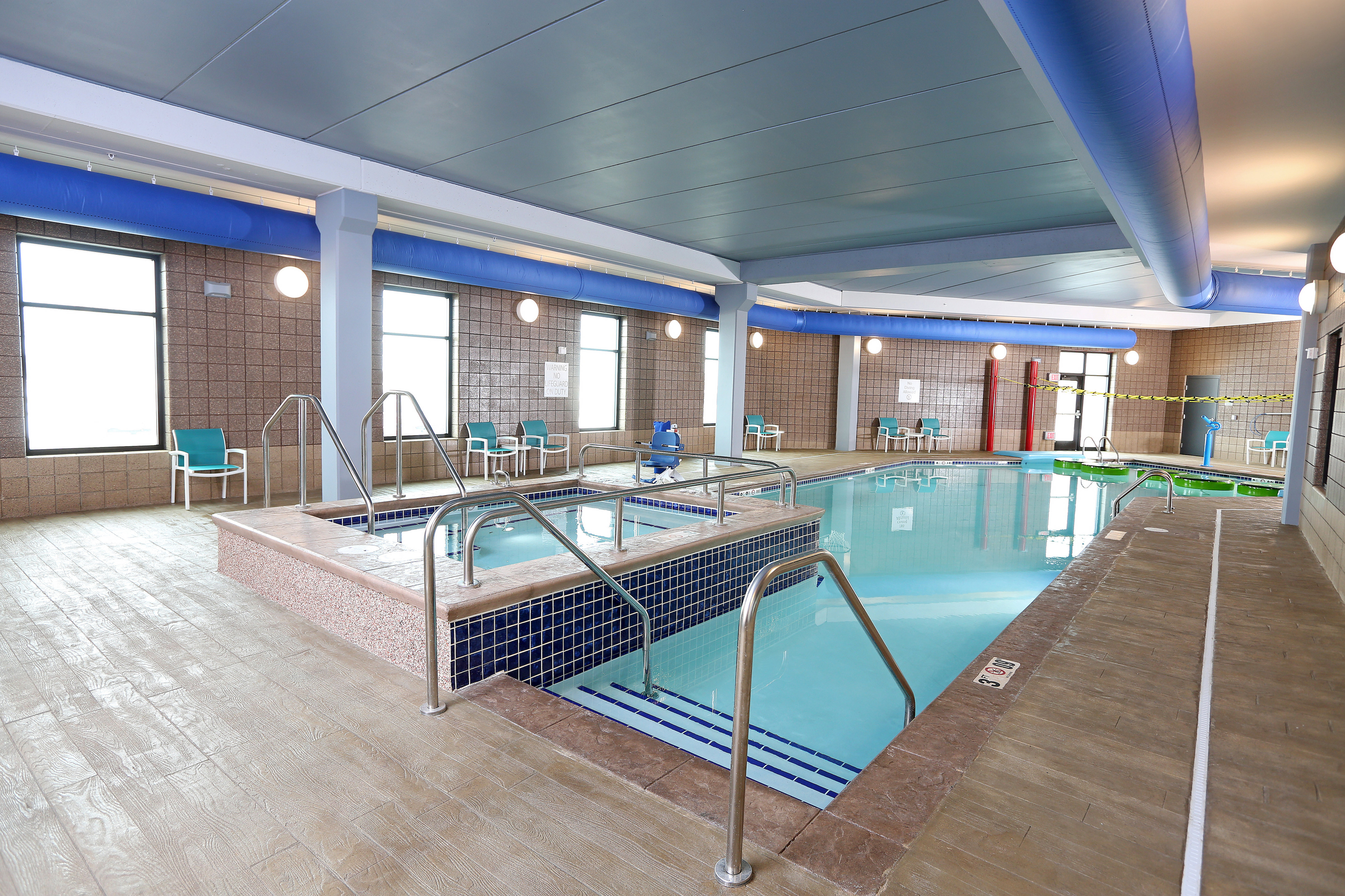 holiday inn and suites sioux falls airport by ihg