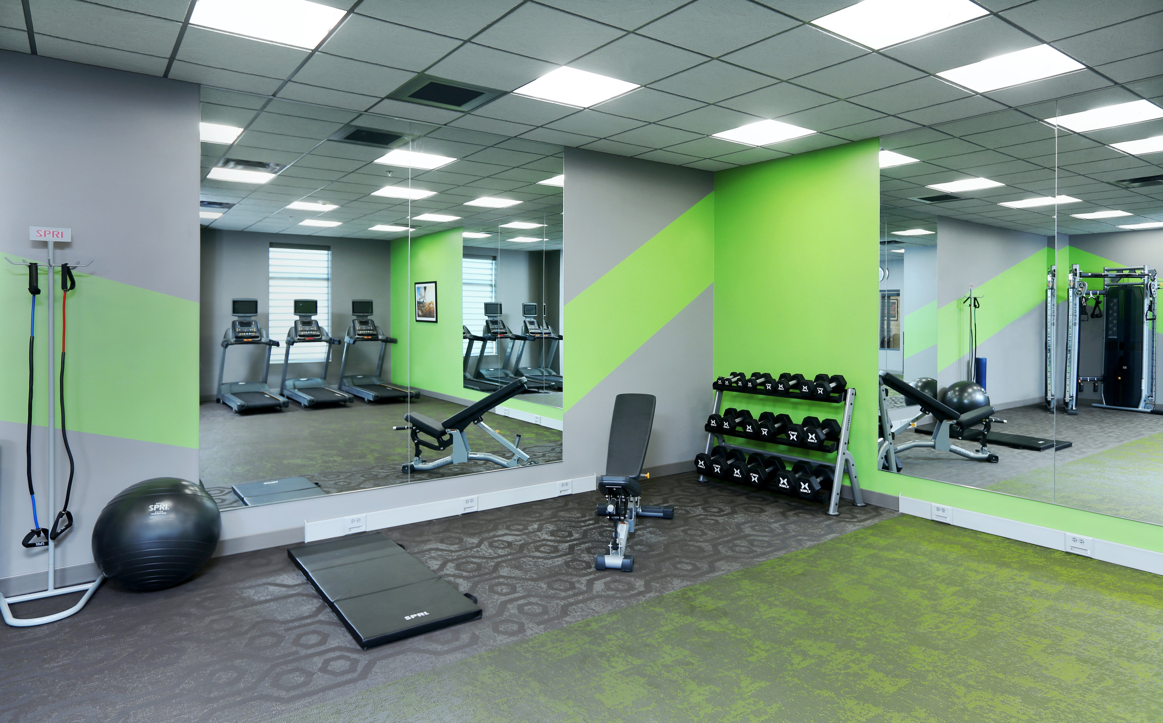 holiday inn and suites sioux falls airport by ihg