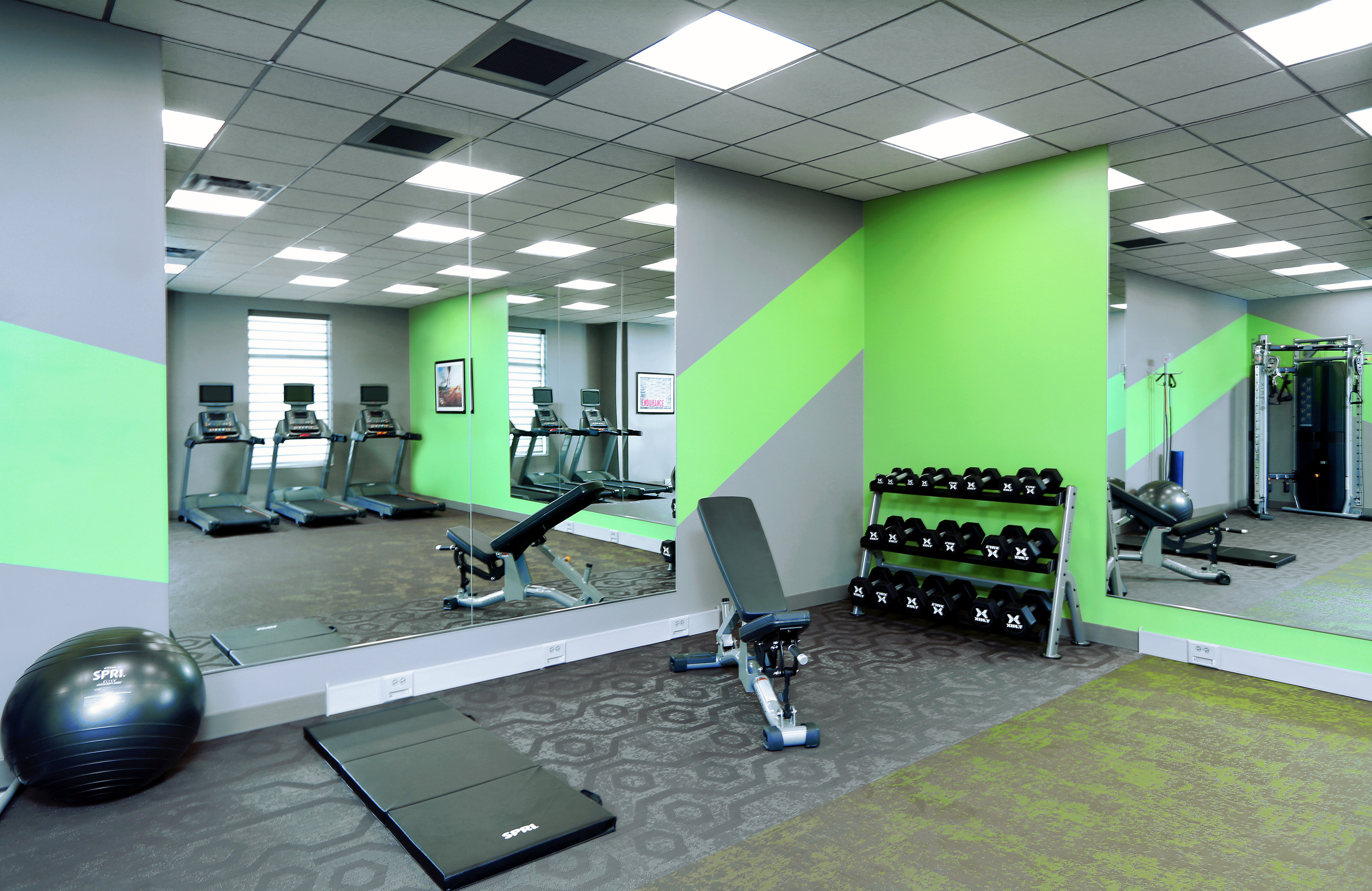 holiday inn and suites sioux falls airport by ihg