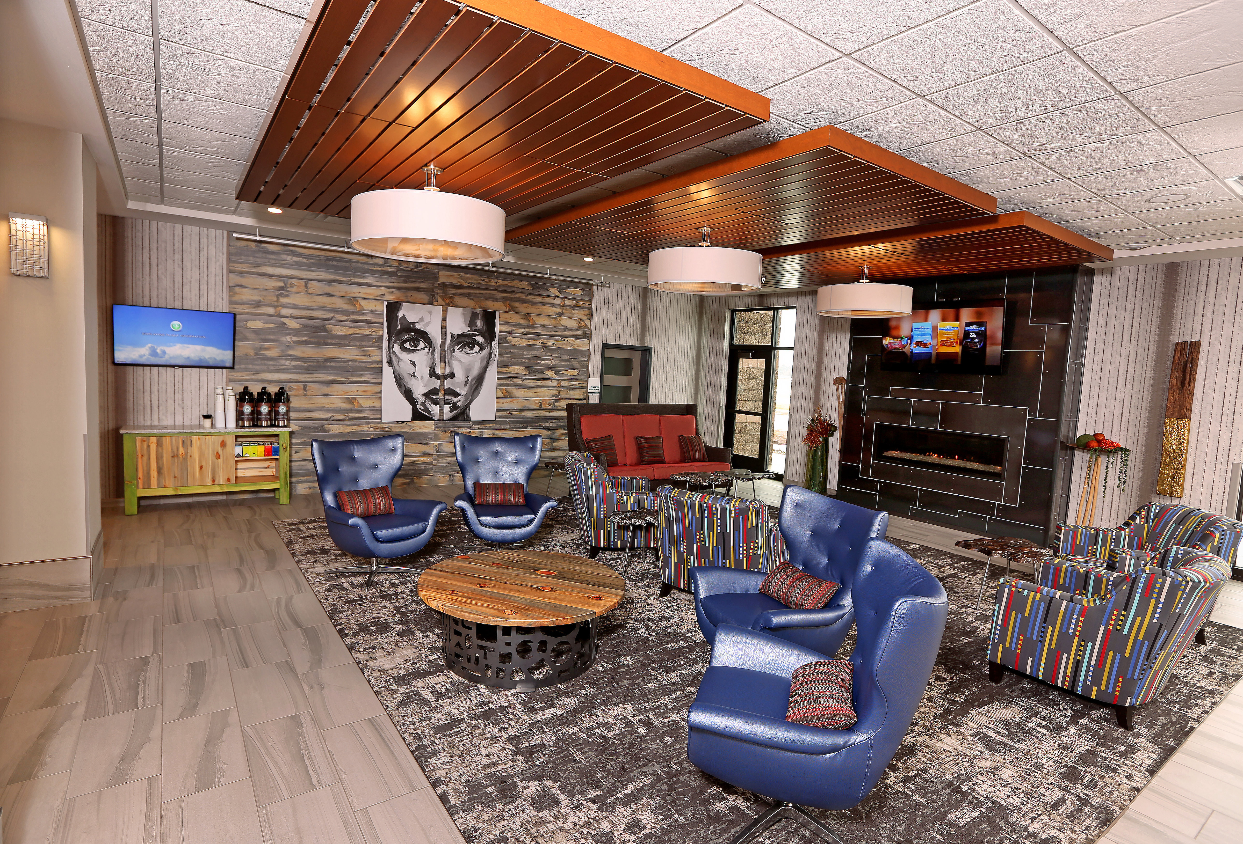 holiday inn and suites sioux falls airport by ihg
