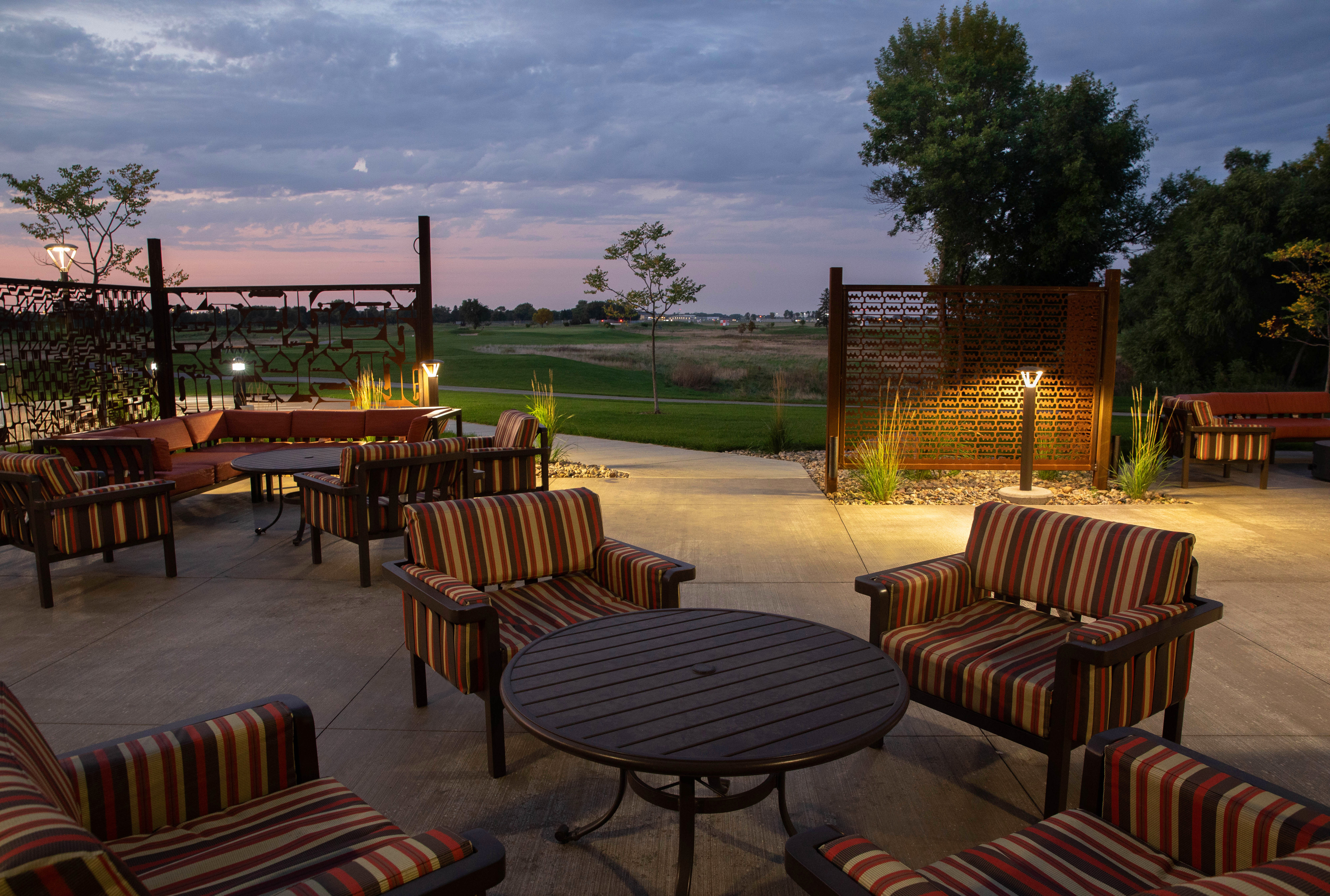 holiday inn and suites sioux falls airport by ihg