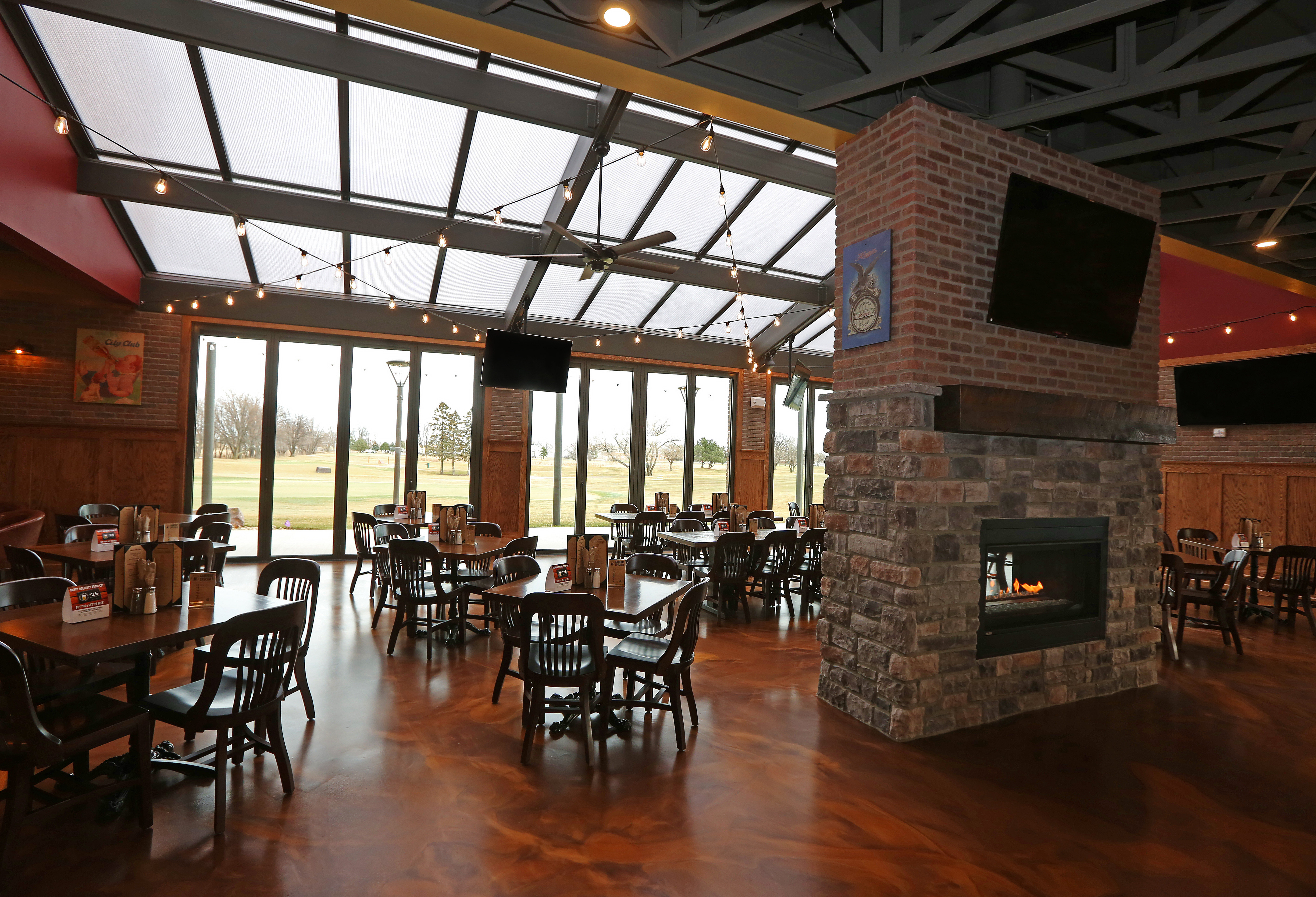 holiday inn and suites sioux falls airport by ihg