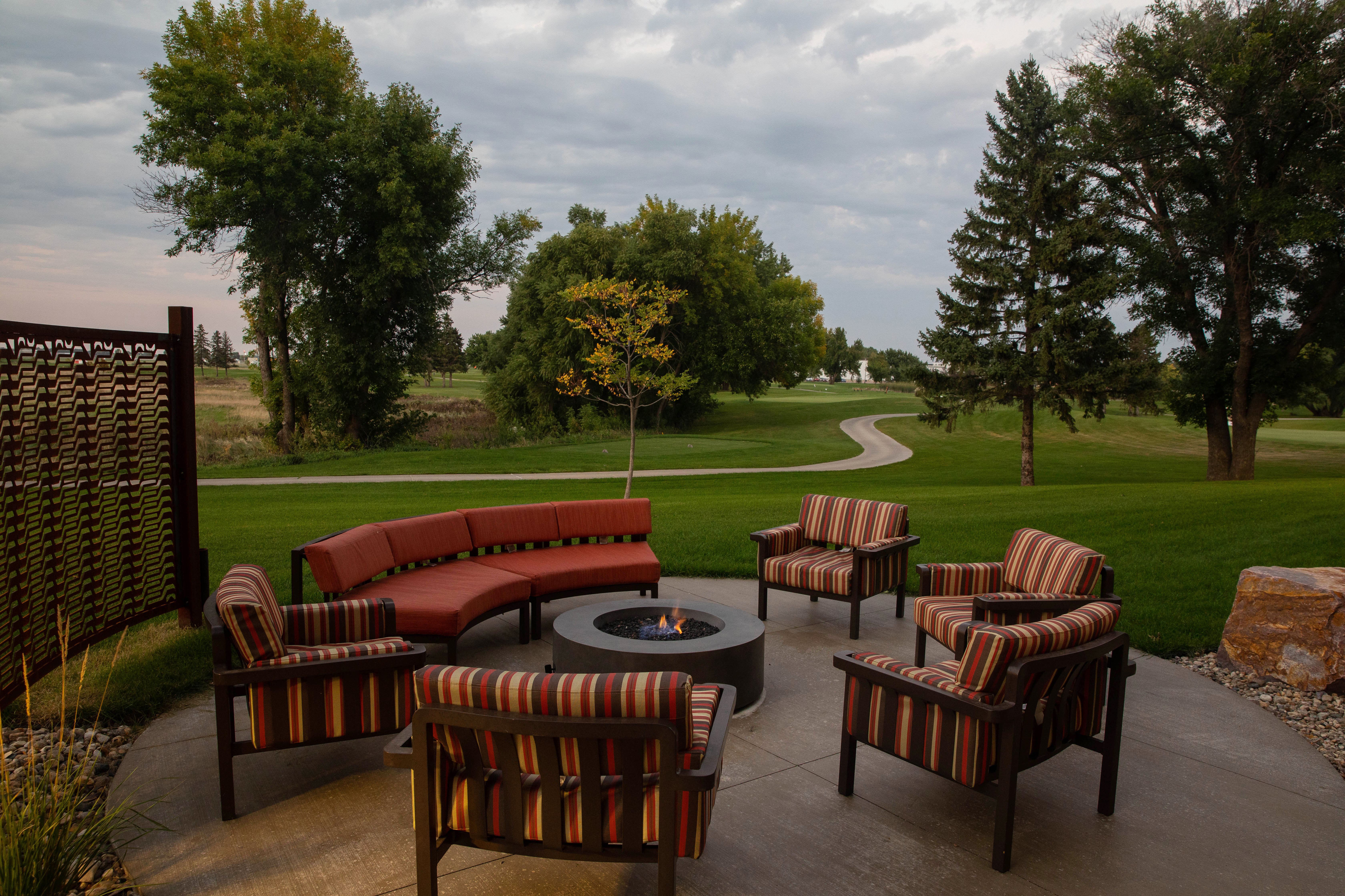 holiday inn and suites sioux falls airport by ihg