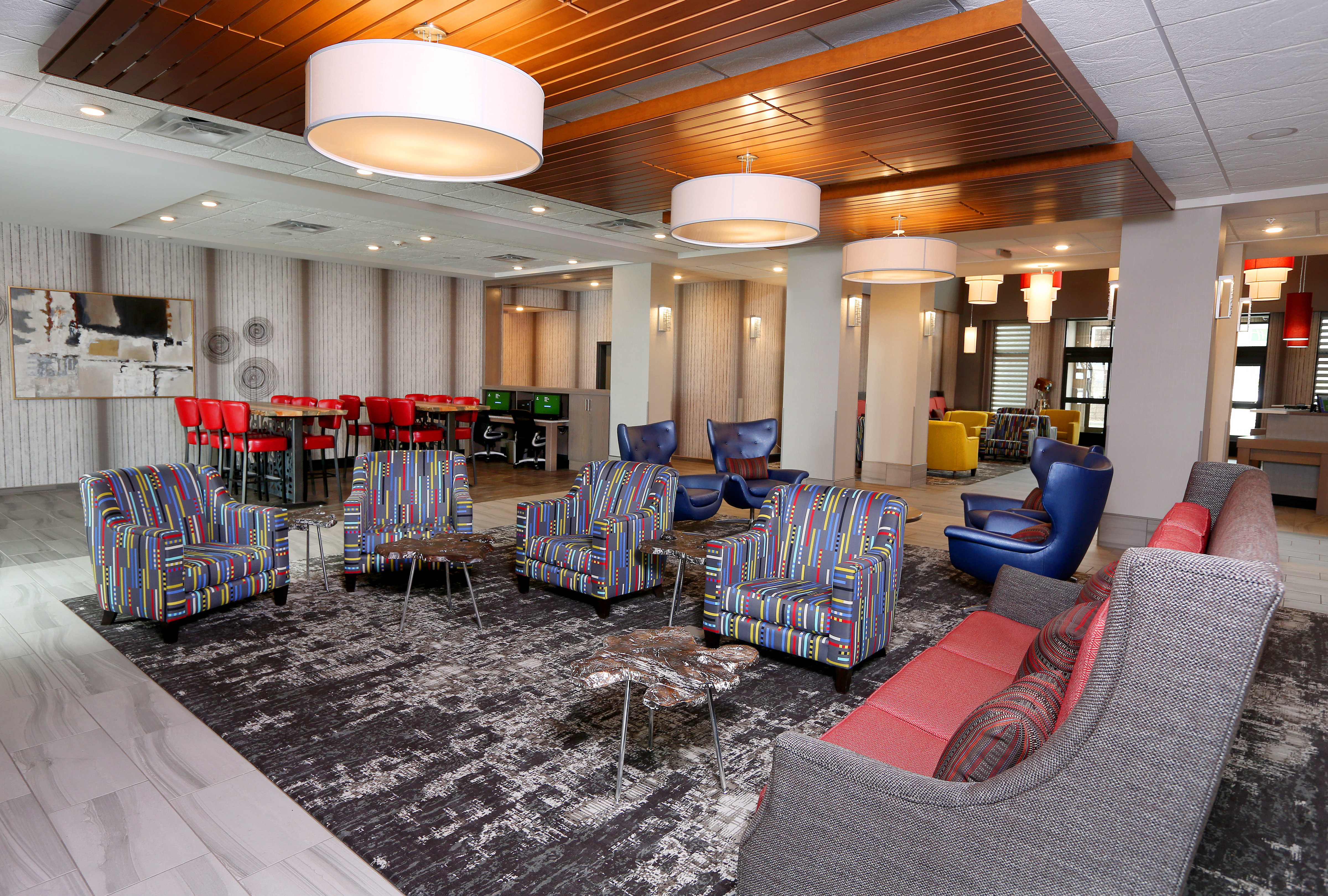 holiday inn and suites sioux falls airport by ihg