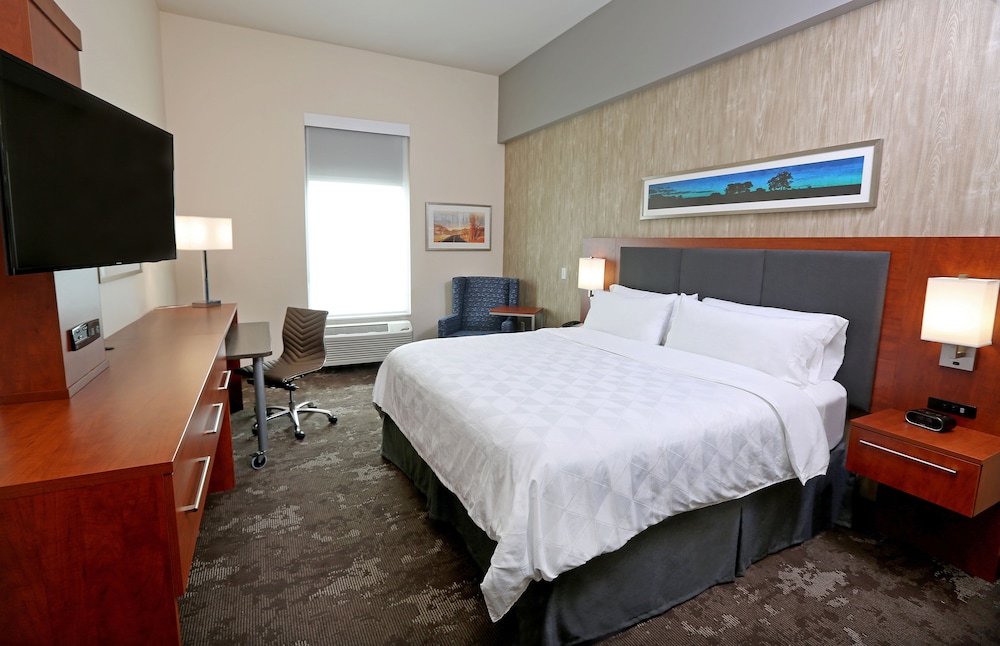 holiday inn and suites sioux falls airport by ihg