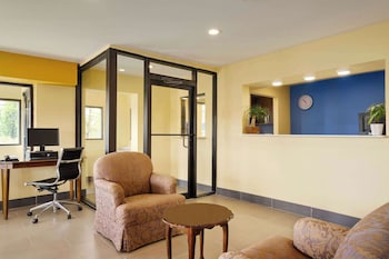 travelodge by wyndham unadilla perry near i 75