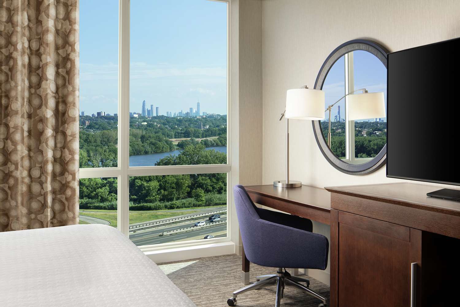 hampton inn and suites teaneck glenpointe