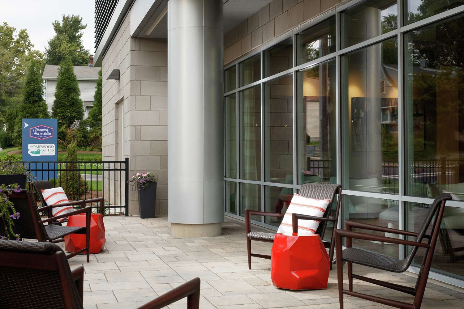 hampton inn and suites teaneck glenpointe