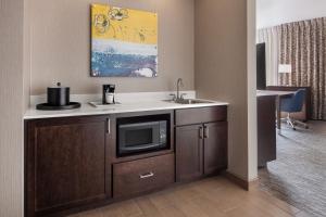 hampton inn and suites teaneck glenpointe