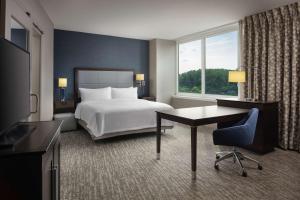 hampton inn and suites teaneck glenpointe