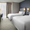 hampton inn and suites teaneck glenpointe