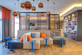 hampton inn and suites boston waltham