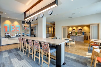 hampton inn and suites boston waltham