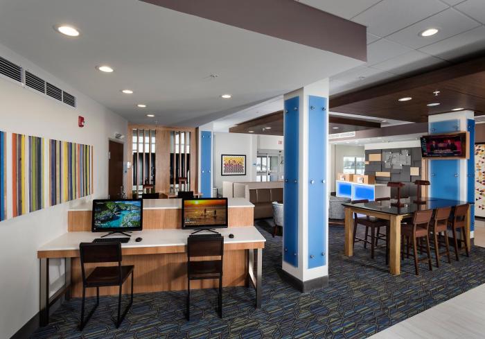 hol inn exp west des moines jordan creek