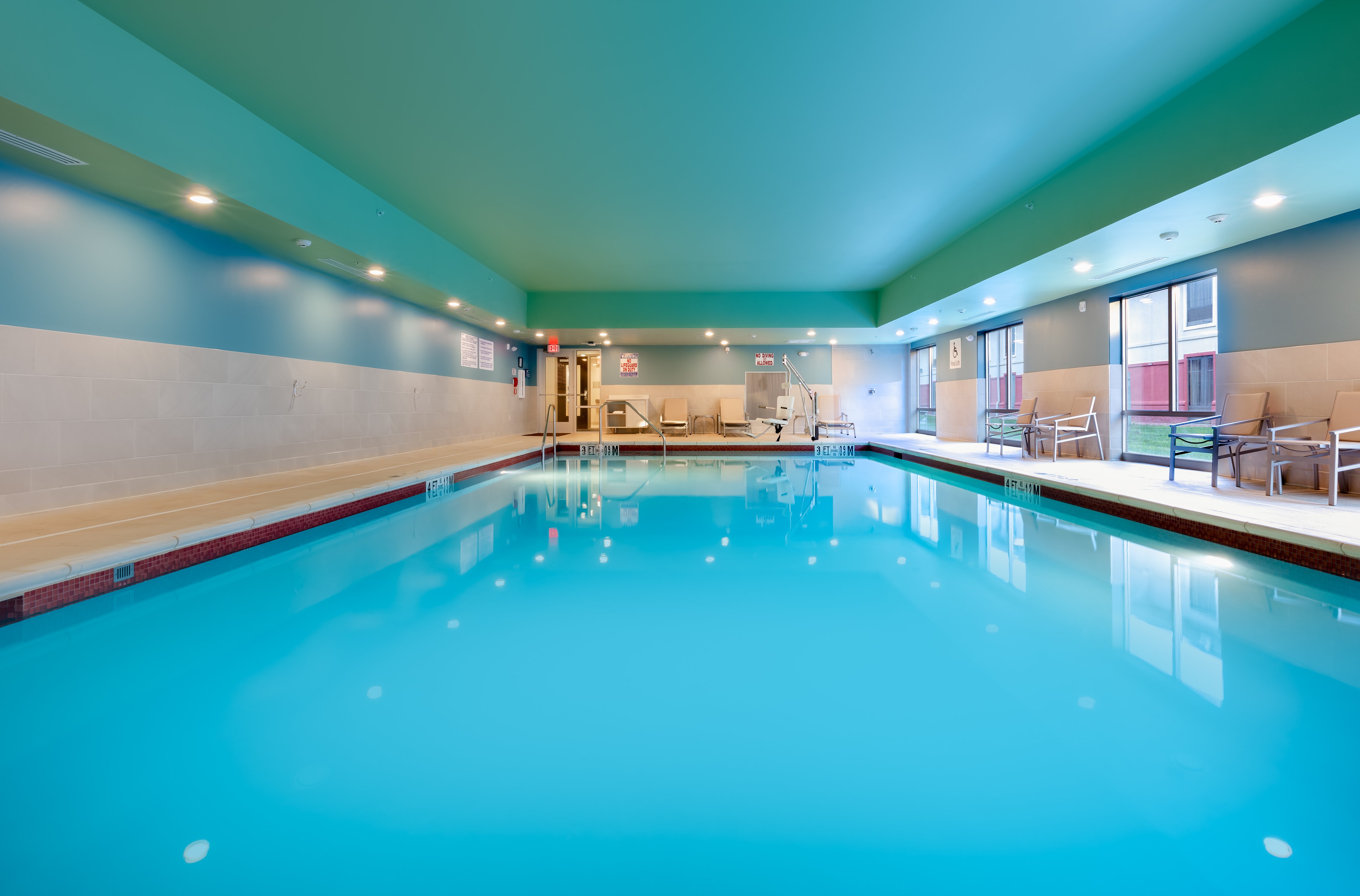 holiday inn express calhoun south by ihg
