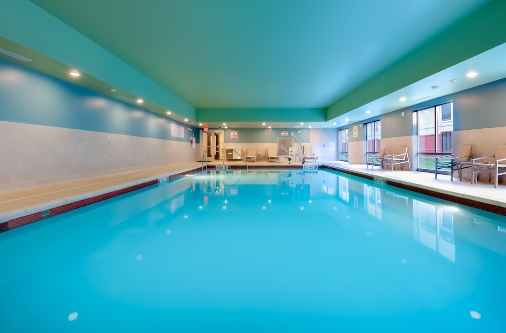 holiday inn express calhoun south by ihg