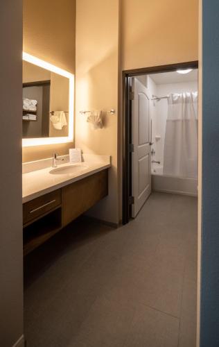 staybridge suites houston east baytown by ihg