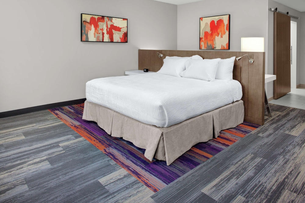 hilton garden inn charlotte waverly nc