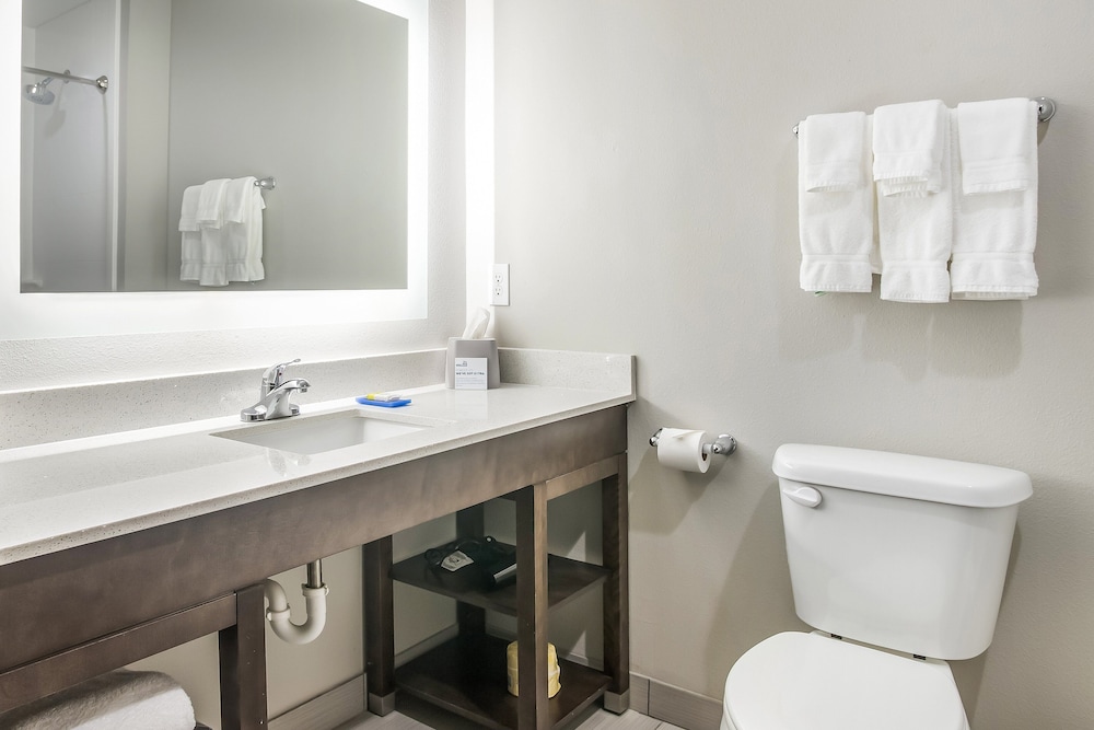 holiday inn express and suites east tulsa catoosa