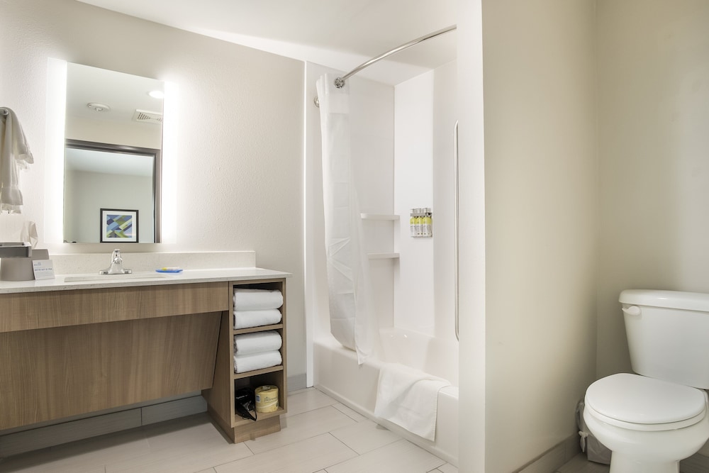 holiday inn express and suites east tulsa catoosa