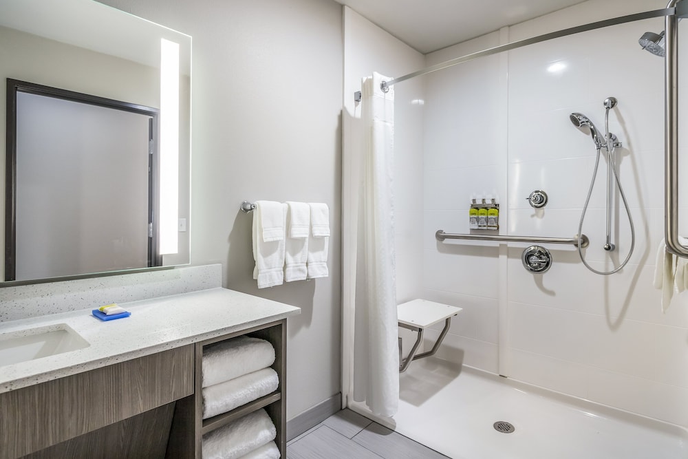 holiday inn express and suites east tulsa catoosa