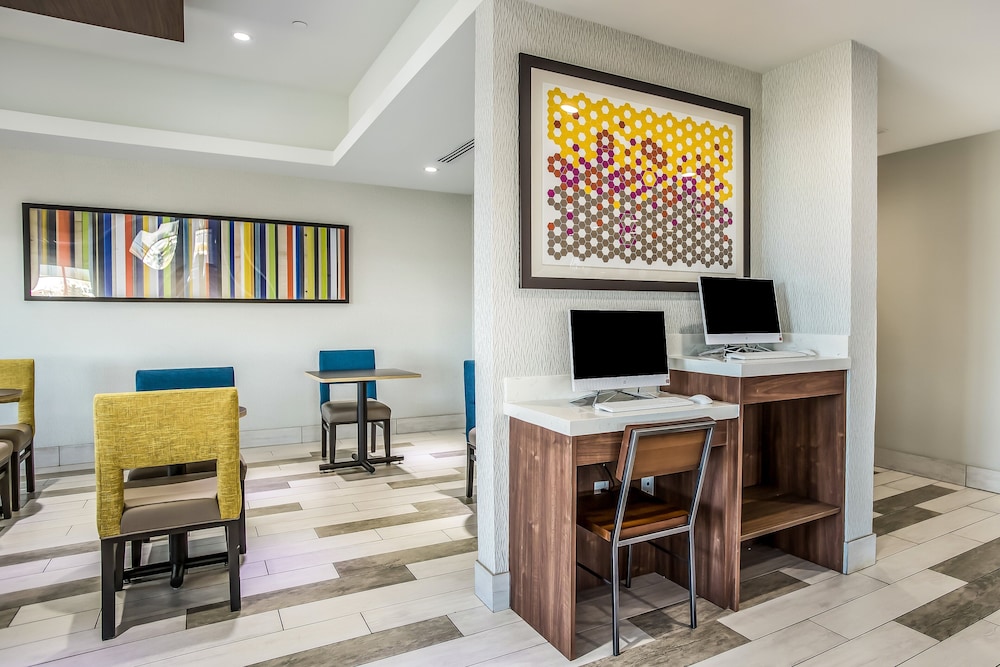 holiday inn express and suites east tulsa catoosa