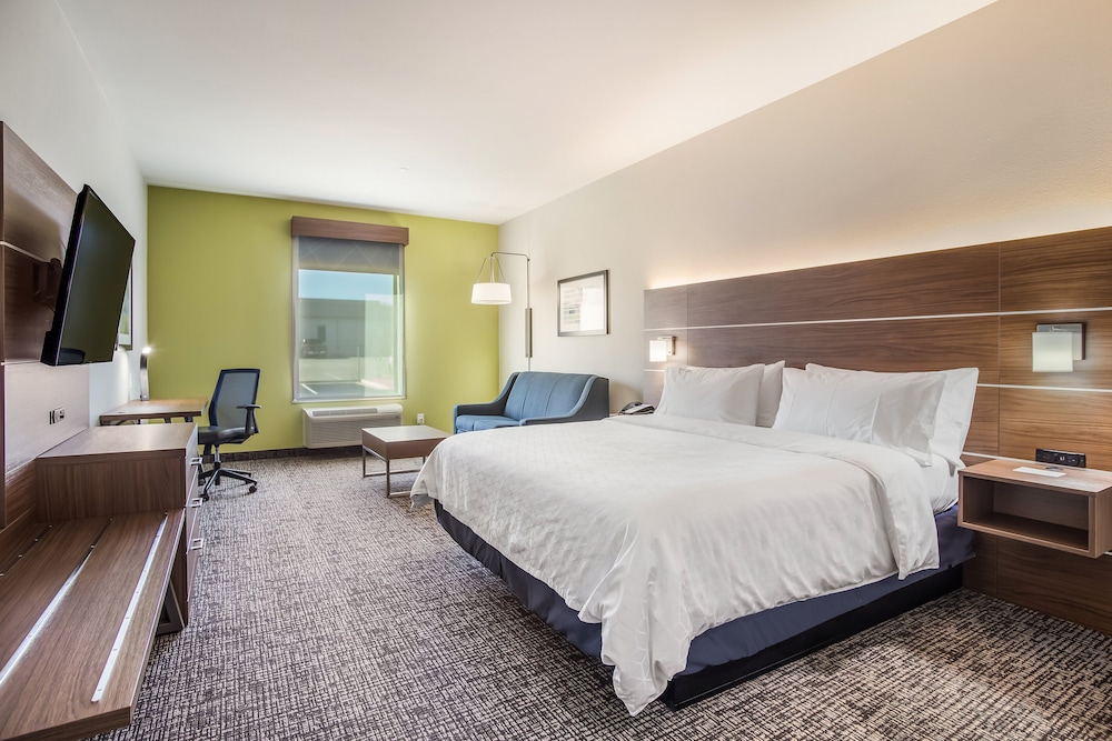 holiday inn express and suites east tulsa catoosa