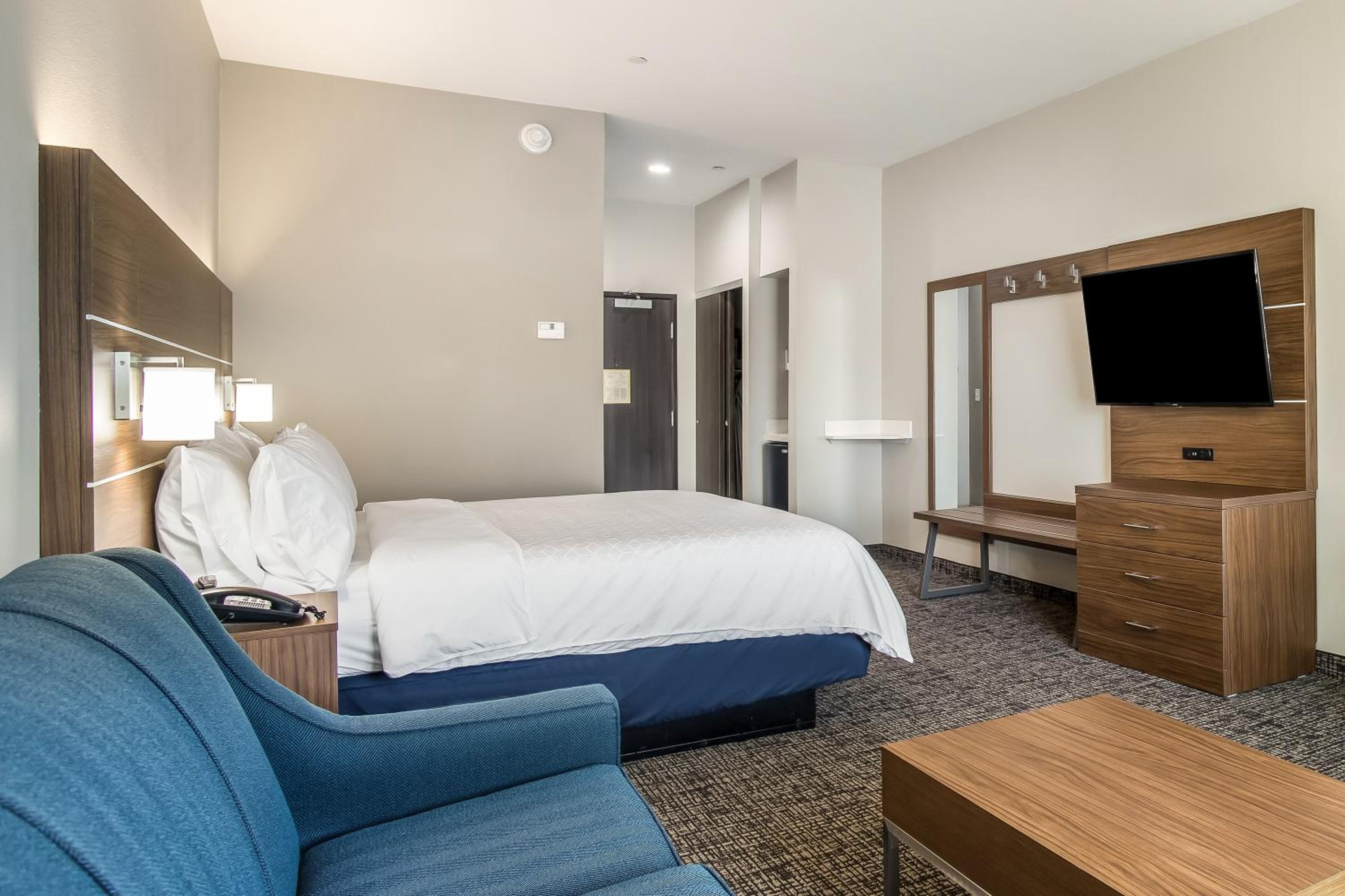 holiday inn express and suites east tulsa catoosa
